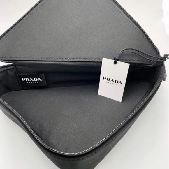 Prada Crossbody Triangle Bag with Dust Bag NEW - Picture 7 of 8